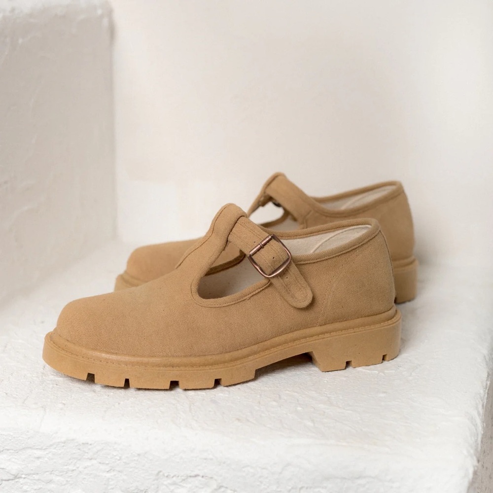 Small Lot Co Lug Sole Mary Jane Vegan 7